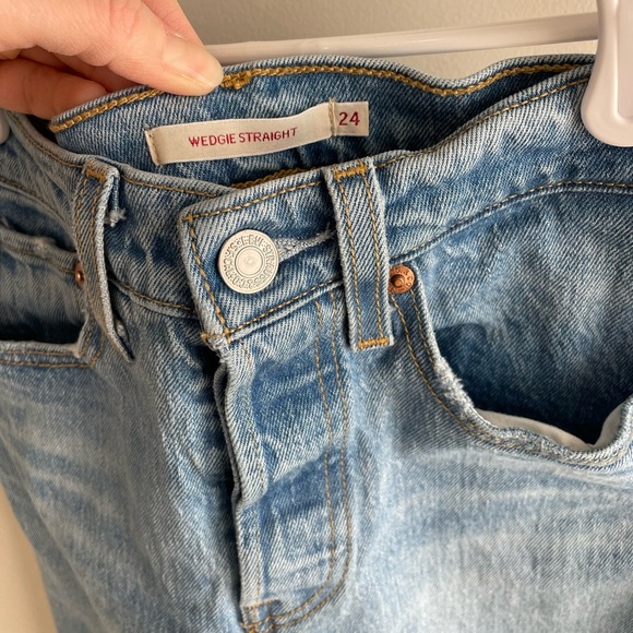 Levi's Wedgie Straight Fit Jeans - Tango Fray Light Wash Distressed - Size 24 - Picture 4 of 16